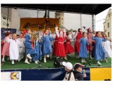 Také na slovenské Bambiriádě 2009 se na pódiích vystřídalo mnoho účinkujících nejen z folklorních souborů