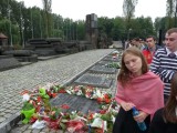 Osvětim 2010 - všichni mladí uctili památku obětí, kterých bylo nelidsky zabito asi 1,5 milionu 