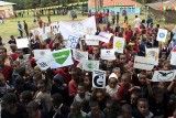 Žáci nové školy v Debre Sina v Etiopii děkují všem dárcům a sponzorům